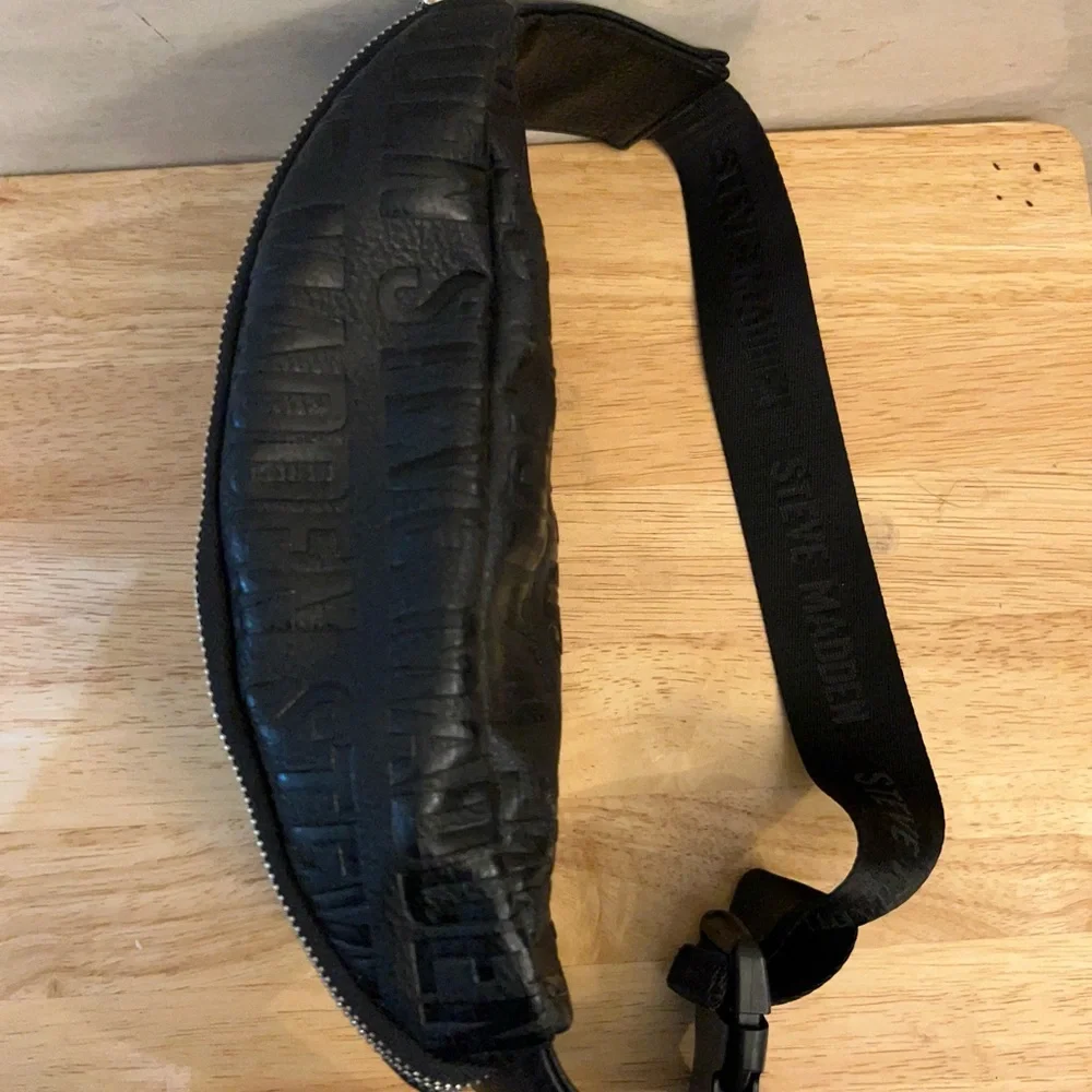 Steve Madden Signature Hip Belt Bag Embossed Black - Picture 7 of 14